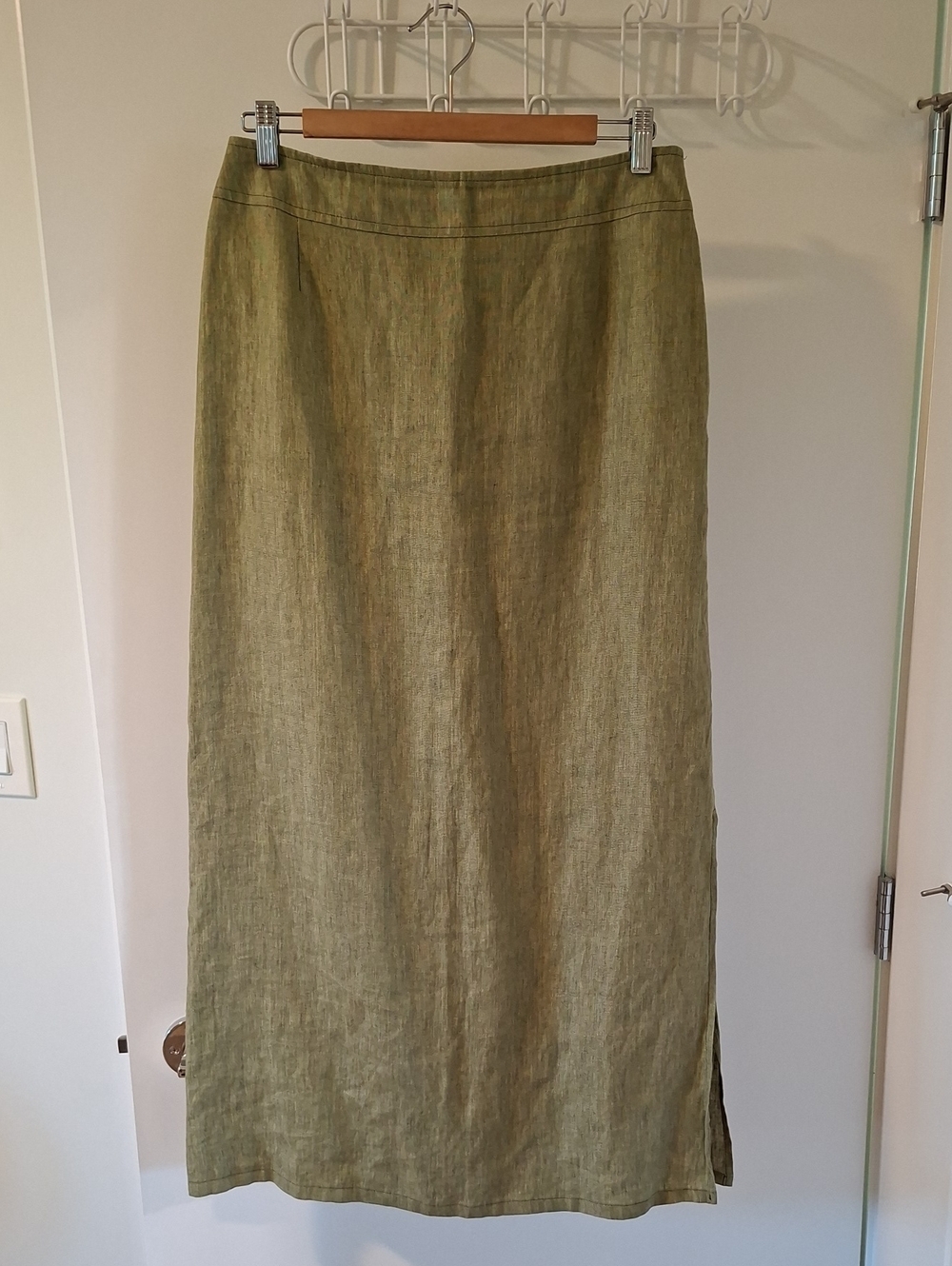 Olive Green 100% Linen Maxi Skirt with Side Slit Vintage Louben (Size US 10)